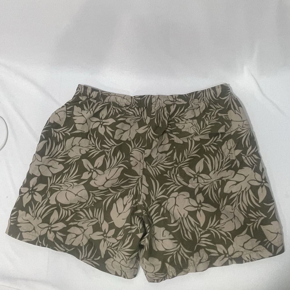 LL Bean -  Mens Large Floral Green Hawaiian Swim Trunks Mesh Lined Drawstring